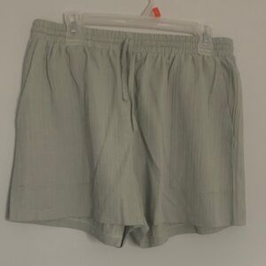 Women's NWOT casual shorts
